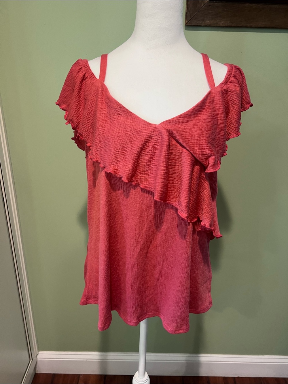 NWT Women’s Pink Ruffle Off-Shoulder Tank Top